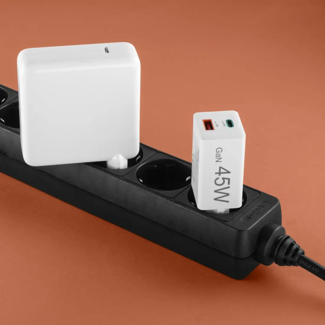 HAMA Бързо мини зарядно, 45 W, 1x USB-C - 1x USB-A, PD, бяло - image 10