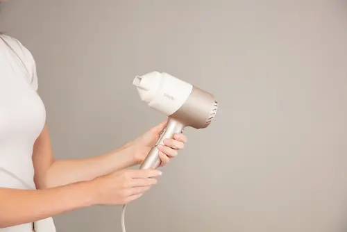 Uscător de păr, Beurer HC 40 Travel, 2000 W, duză îngustă, funcție de ionizare, 3 setări de temperatură și de viteză a aerului, aer rece, mod - 10