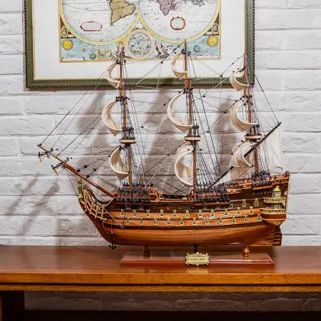 Модел на кораб ROYAL LOUIS - image 1