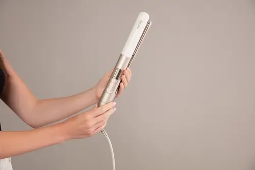 Преса, Beurer HS 70 Hair straightener, Ceramic-coated heating plates, Rounded housing, Ion function, Multi-stage temperature setting from 100°C - 220 °C, Automatic switch-off after 30 minutes, Button lock, heat-resistant storage bag - image 10