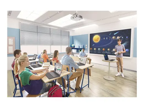 Мултимедиен проектор, Epson EB-FH18, Projectors, Home entertainment/Gaming/Entertainment and Gaming - image 4