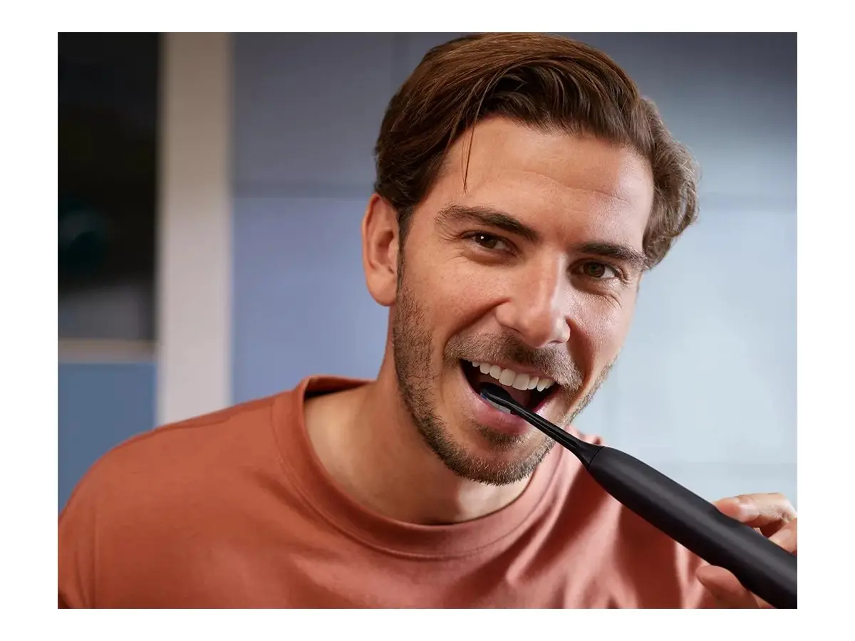 PHILIPS Sonicare Четка за зъби с акумулаторна батерия HX7111/01 2 режима за четкане 1 степен на интензивност черна - image 3