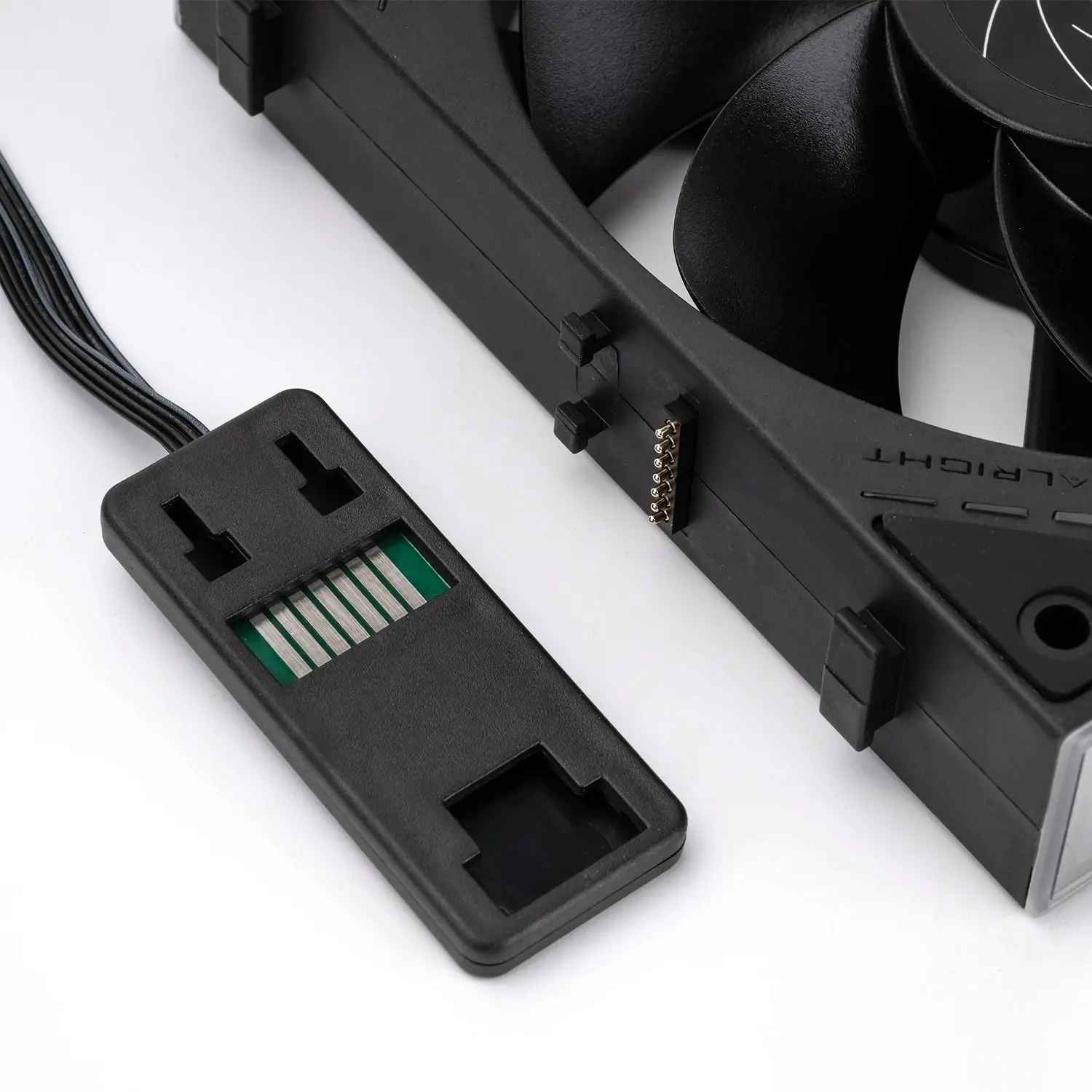 Thermalright Комплект вентилатори Fan Pack 3-in-1 3x120mm - TL-M12QR x 3 - Reverse, Infinity Mirror, Daisy-Chain, A-RGB - image 7