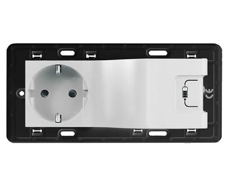 КОНТАКТ ШУКО+USB VALENA LIFE LEGRAND - БЯЛ