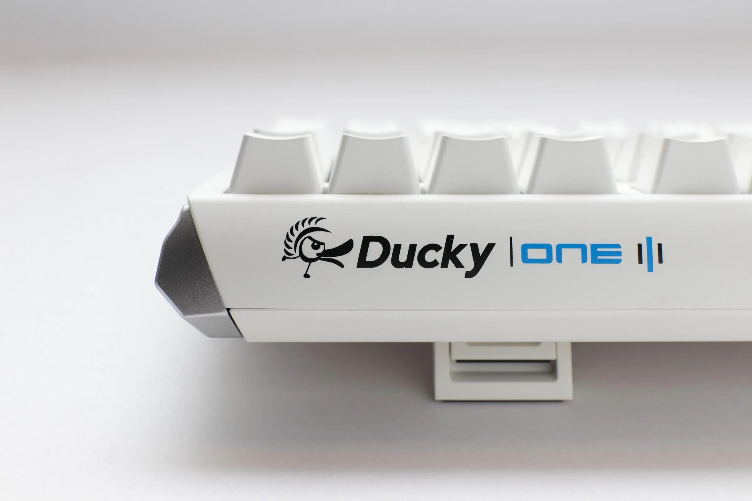 Геймърскa механична клавиатура Ducky One 3 Pure White TKL Hotswap Cherry MX Blue, RGB, PBT Keycaps - image 4