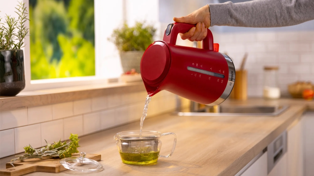 Електрическа кана, Bosch TWK4M224, MyMoment Plastic Kettle, 2400 W, 1.7 l, Interior light, Cup indicator, Limescale filter, Triple safety function, Red - image 6